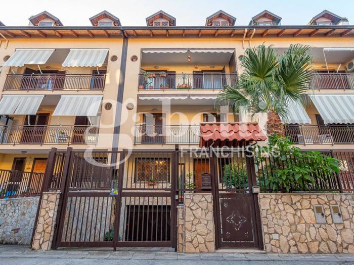 Casa con 6 locali in vendita in Via Micco Spadaro, Colonne San Vito, Giugliano in Campania