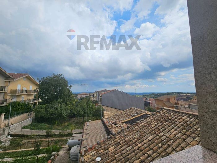 Casa con 6 locali in vendita in Via Cavour, Buscemi