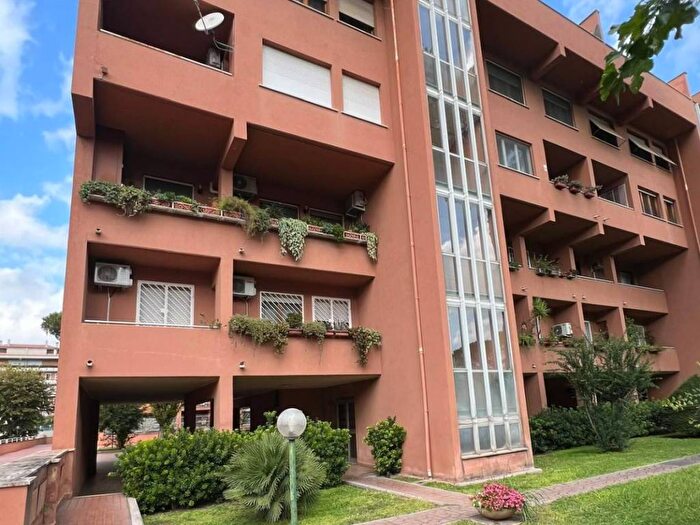 Appartamento trilocale in vendita in Via di Grotta Perfetta, Ardeatino Montagnola, Roma