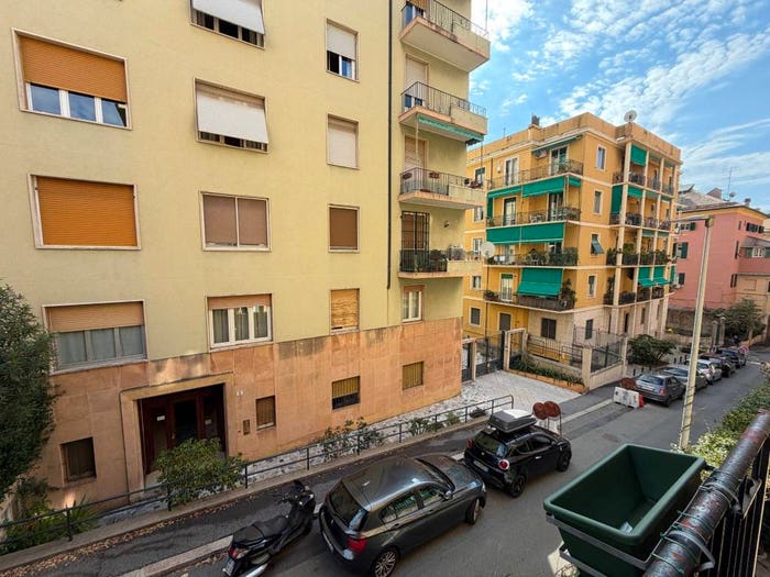 Appartamento con 6 locali in affitto in Via Albaro, Albaro, Genova