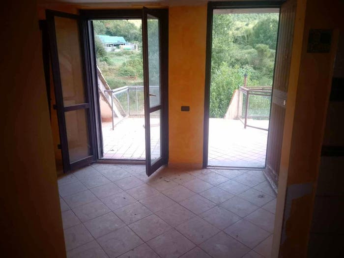 Appartamento trilocale in vendita in Torre Cajetani