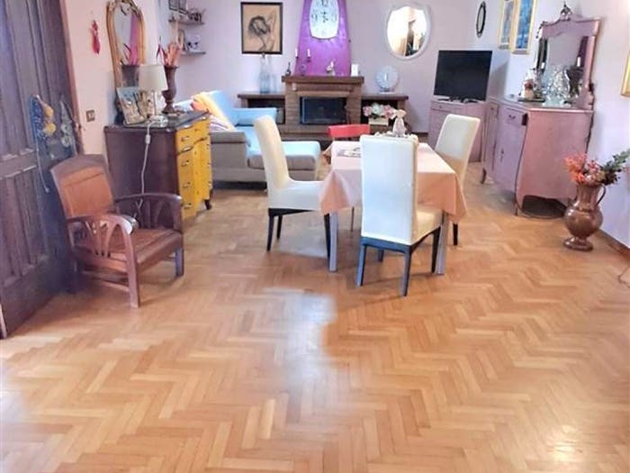 Casa con 6 locali in vendita in Santa Lucia, Quistello