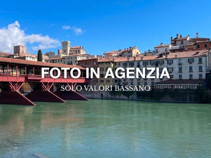 Appartamento con 6 locali in vendita in Via Macello, Centro, Bassano del Grappa
