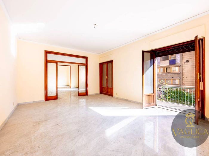 Appartamento con 6 locali in vendita in Via Terrasanta, Notarbartolo Sciuti, Palermo