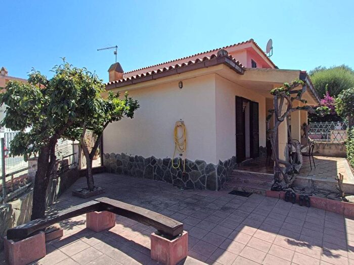 Casa trilocale in vendita in Via dei Fiori, Ottiolu, Budoni