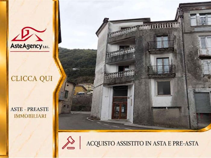 Appartamento con 5 locali in vendita in Via San Vincenzo snc, Centro, Lauria