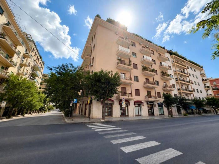 Appartamento con 6 locali in vendita in Via Simone Cuccia, Libertà Villabianca, Palermo
