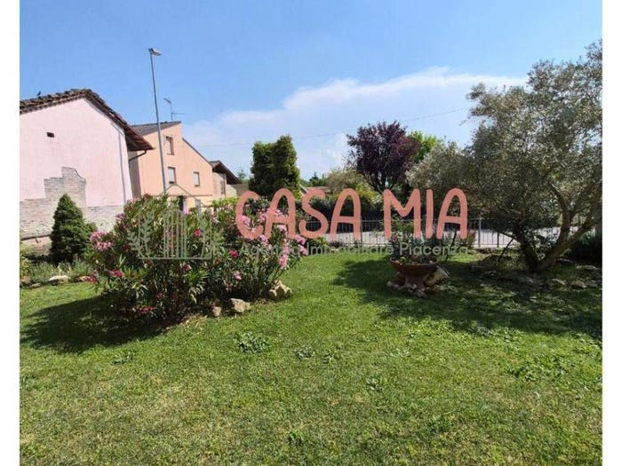 Casa quadrilocale in vendita in CASE GATTI, Centro, Podenzano