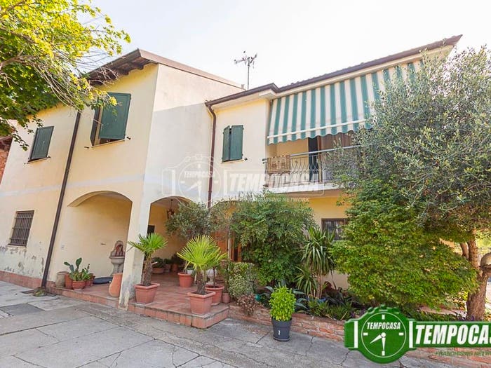 Casa con 6 locali in vendita in Via Giuseppe Garibaldi, Centro, Montodine