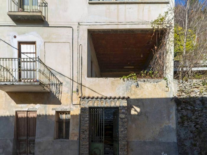 Appartamento trilocale in vendita in via IV Novembre, Pradleves