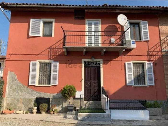 Casa quadrilocale in vendita in Via Camillo Benso di Cavour, Centro, Castagnole Monferrato
