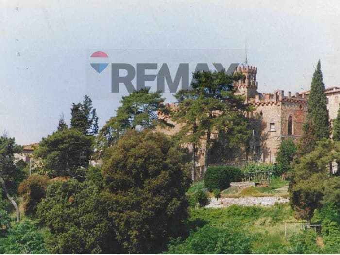Casa con 6 locali in vendita in VIA CAPITAN GORO, Bucine