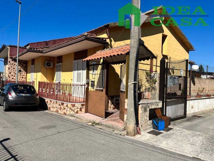 Casa con 5 locali in vendita in Via Rocco, Camigliano