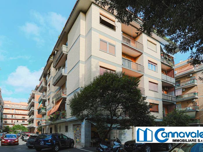 Appartamento trilocale in vendita in Via Capo Spartivento, Ostia Levante, Roma