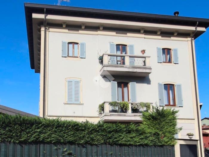 Appartamento bilocale in vendita in Via dei mille, Centro, Barzanò