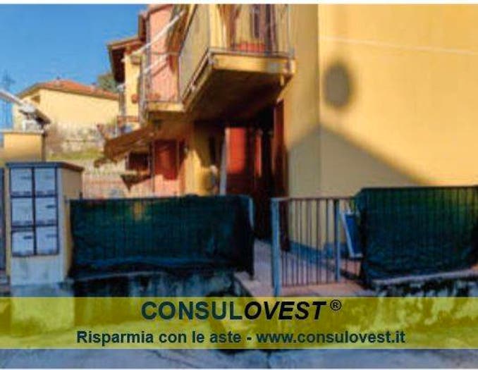 Appartamento trilocale in vendita in Via Prestino, Prestino, Como