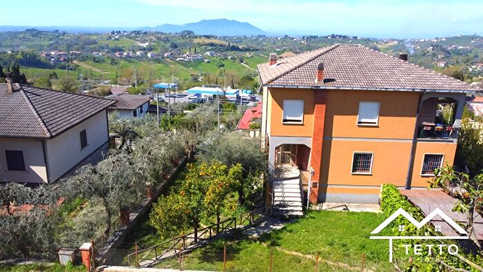 Casa quadrilocale in vendita in Via Piantata di Sotto, Cantalupo In Sabina