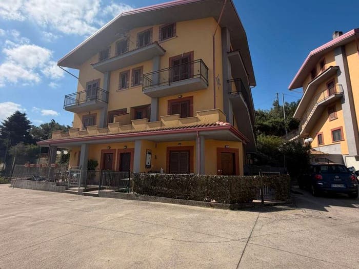 Appartamento quadrilocale in vendita in Via Guanni, Marano Marchesato