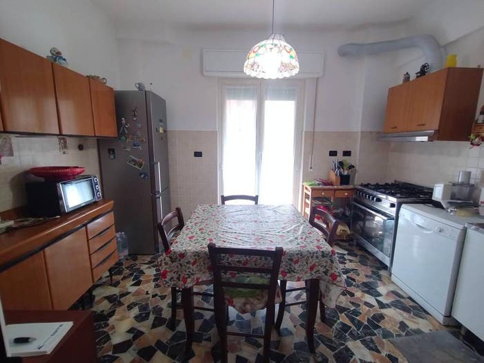 Appartamento trilocale in vendita in Bolzaneto, Genova