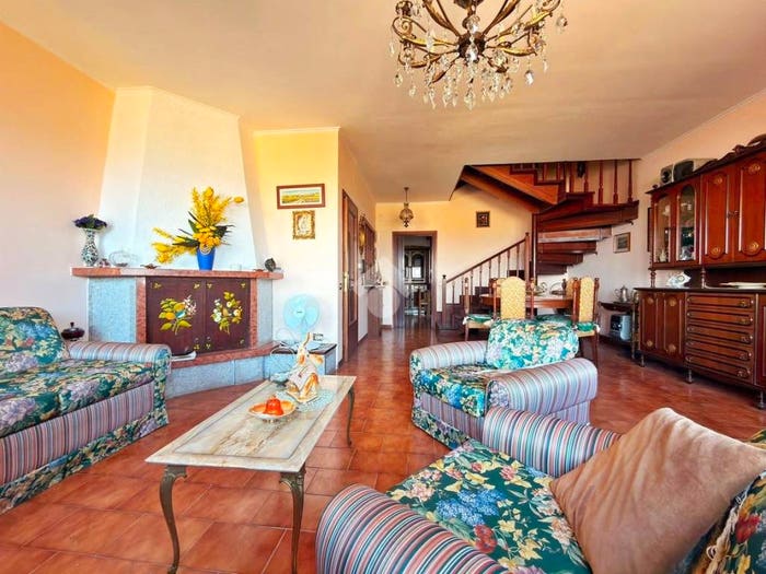 Casa con 6 locali in vendita in Via Rocca, Centro, Fossato di Vico