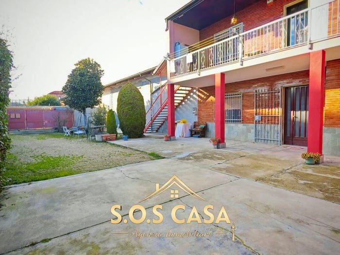 Casa con 6 locali in vendita in Via Buffa, Nichelino