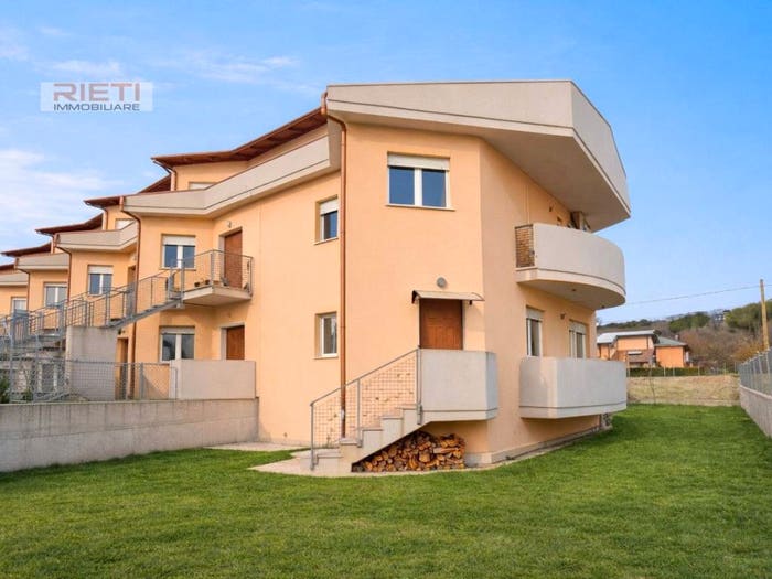 Casa con 5 locali in vendita in via Giovanni Marconicchio, Rieti