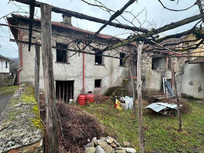 Casa con 6 locali in vendita in Via Angela Gotelli, Centro, Albareto