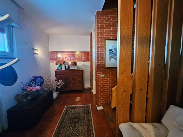 Casa con 6 locali in vendita in Via Egisto Cappellini, Centro, Urbino