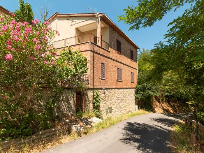 Appartamento con 6 locali in vendita in Via Don Giovanni Minzoni, San Giovanni D'Asso, Montalcino
