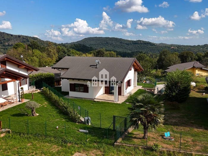 Casa con 5 locali in vendita in Via Luigi Camosso, Rueglio