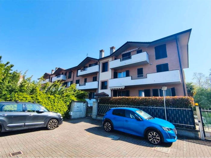 Appartamento trilocale in vendita in VIA VERDI A, Villaggio Del Sole, Limbiate