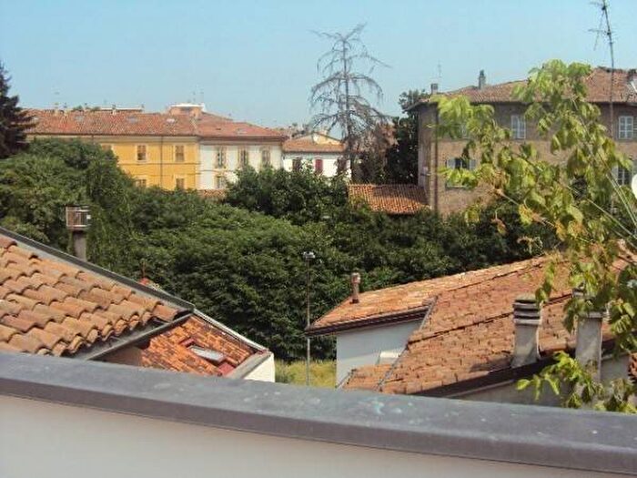 Casa quadrilocale in vendita in Via Taverna Ospedale, Piacenza