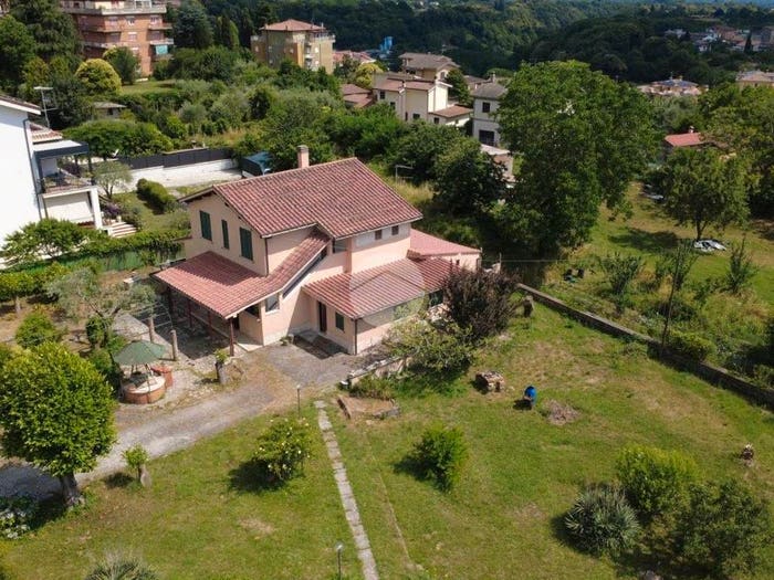 Casa con 6 locali in vendita in Via Lucio Stazio, Centro, Palestrina