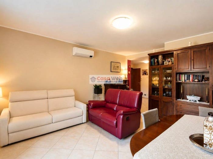 Appartamento trilocale in vendita in Centro, Porto Valtravaglia