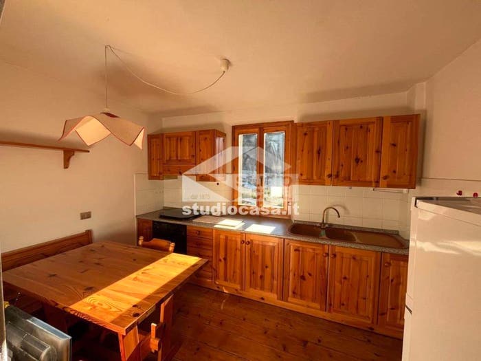 Casa con 6 locali in vendita in VIALE DEI TIGLI, Piazzatorre