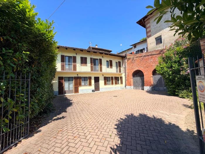 Casa quadrilocale in vendita in Via Vittorio Alfieri, Centro, Corneliano d'Alba