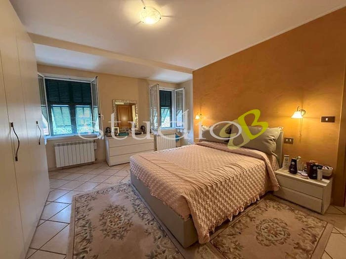 Appartamento con 6 locali in vendita in Via Eroi Camporossesi, Centro, Camporosso