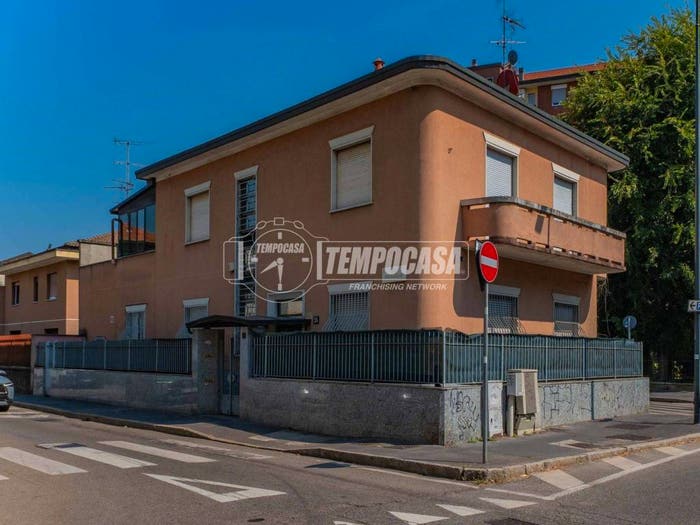 Casa con 6 locali in vendita in Via Brusuglio, Affori, Milano