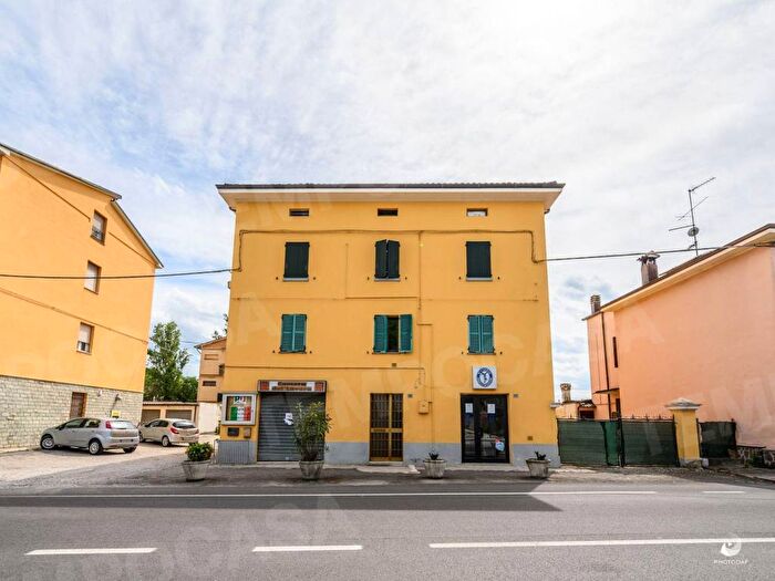 Appartamento con 5 locali in vendita in Via Roma, Centro, Ravarino