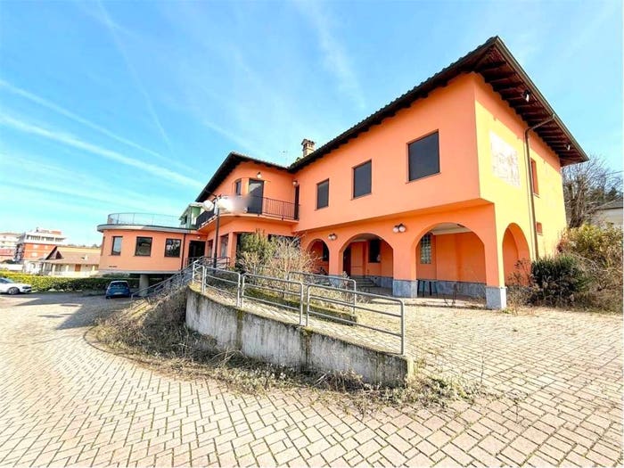 Casa con 6 locali in vendita in Centro, Cassano Spinola