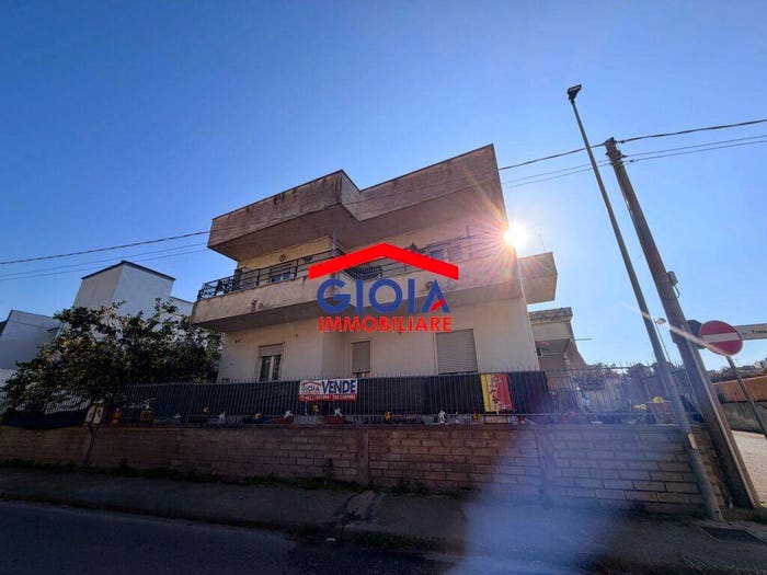 Appartamento con 6 locali in vendita in Via Eccidio delle Cementare, Mondragone