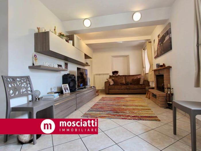Casa con 6 locali in vendita in Via Casette San Domenico, Centro, Matelica