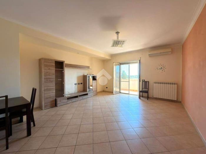 Appartamento trilocale in vendita in Via dei Granai, Zona Capo Rizzuto Apriglianello Papanice, Crotone