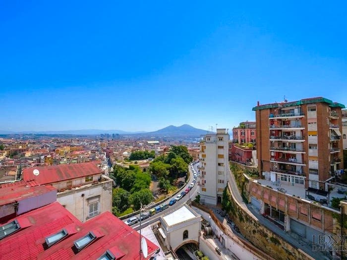 Appartamento con 6 locali in vendita in Corso Vittorio Emanuele, Vomero, Napoli