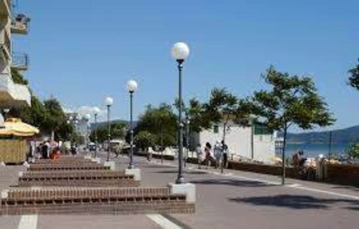 Appartamento trilocale in vendita in Centro, Follonica