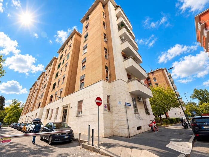Appartamento trilocale in vendita in Fratelli Rosselli, Bologna Sulmona, Milano