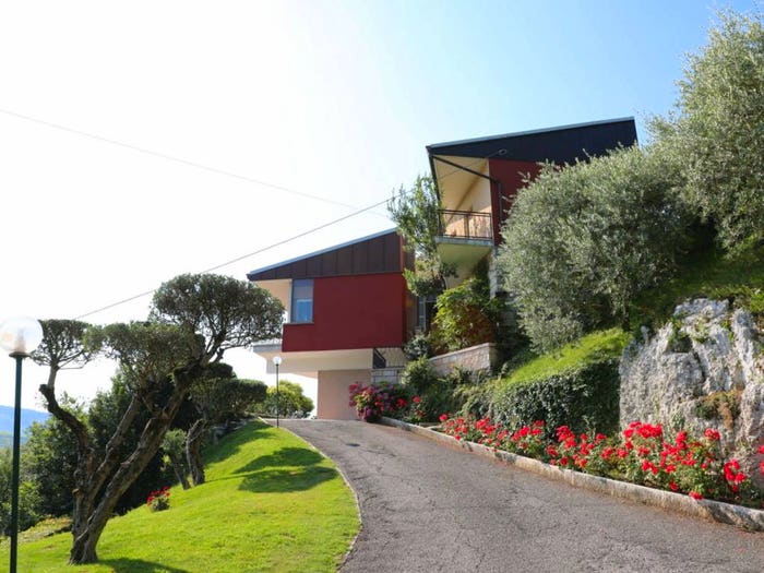 Casa con 6 locali in vendita in Via La Guardia, Centro, Grezzana