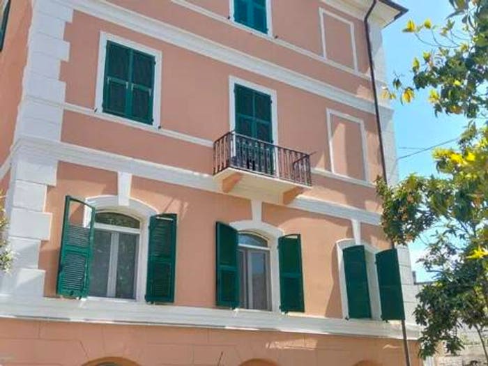 Appartamento con 6 locali in vendita in Via Buonviaggio, Migliarina, La Spezia