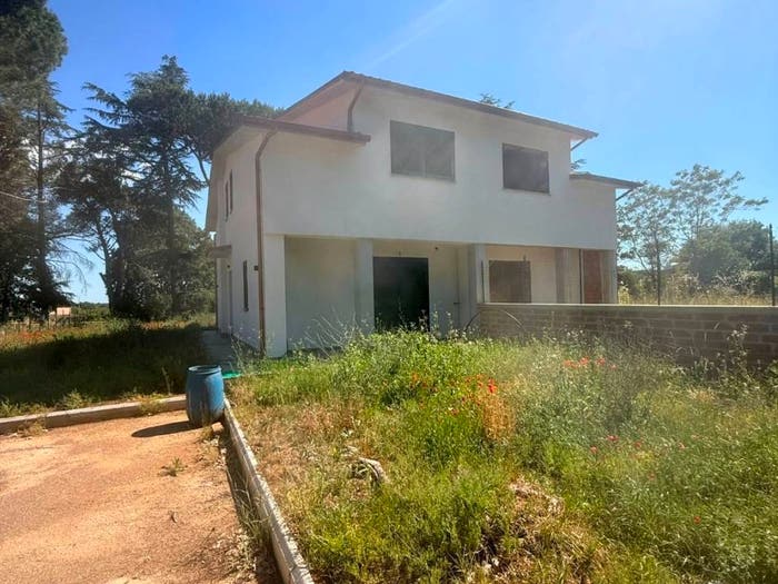 Casa quadrilocale in vendita in Via Salamonio, Colle Salomonio, Nepi