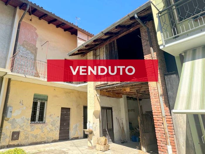 Casa bilocale in vendita in Via Dante A, Centro, Cairate